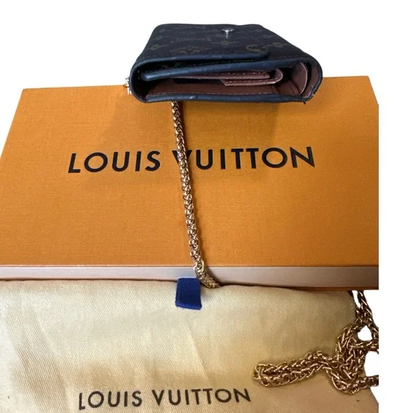 Louis Vuitton Brown Monogram Women's Wallet - Picture 7 of 10